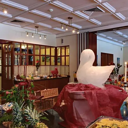 Hotel Balladins Superior Gutsmann 4*